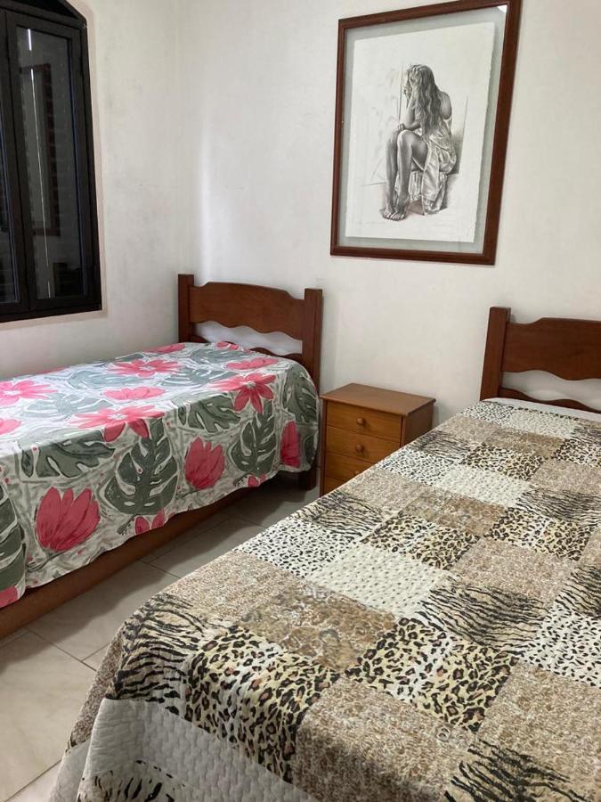 Apartamento Praia Da Enseada グァルジャー エクステリア 写真